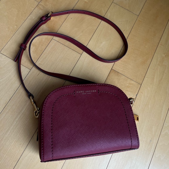 Marc Jacobs Burgundy Purse Gold Hardware - Picture 3 of 6